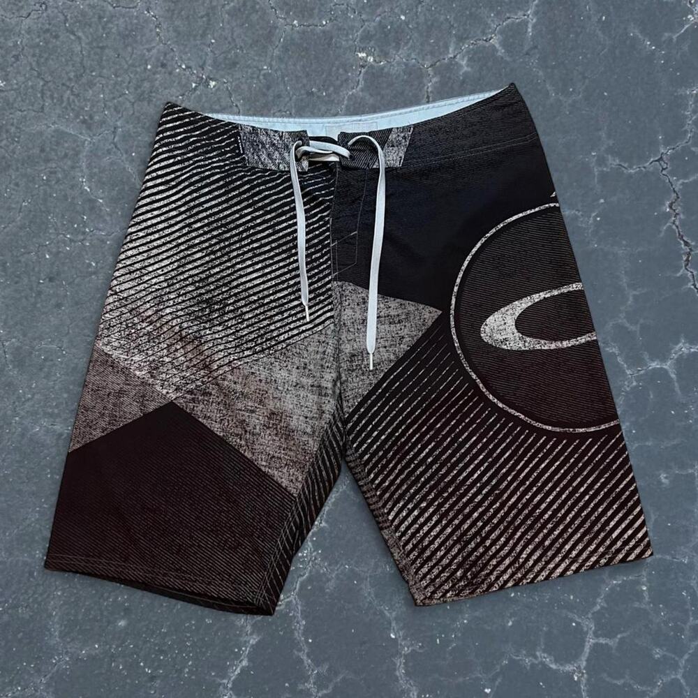 Black oakley software board shorts